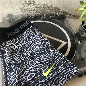 black and white leopard print Nike pros